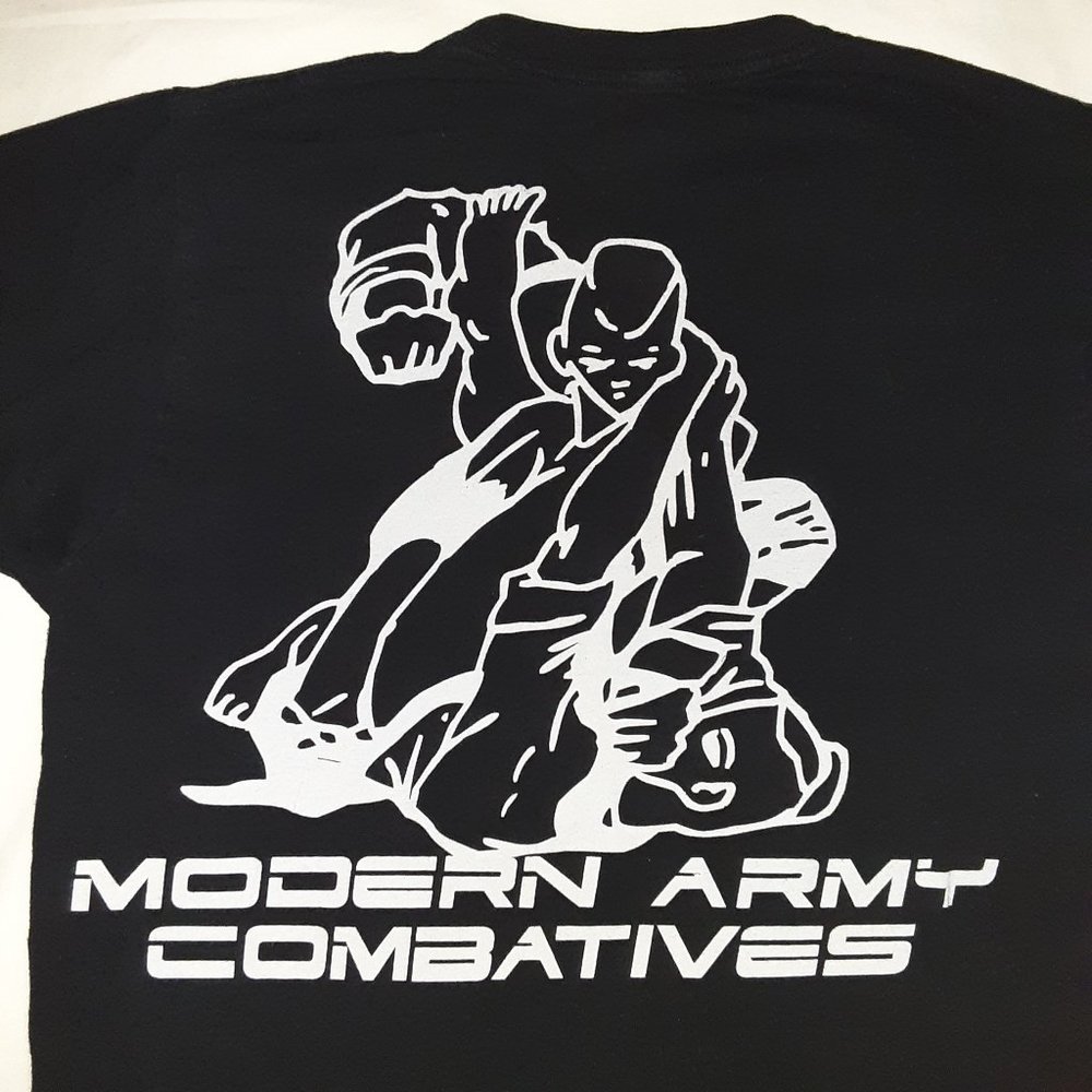 US * Modern Army Combatives T-Shirt * 39" Chest * M * EUC * Courage Above All